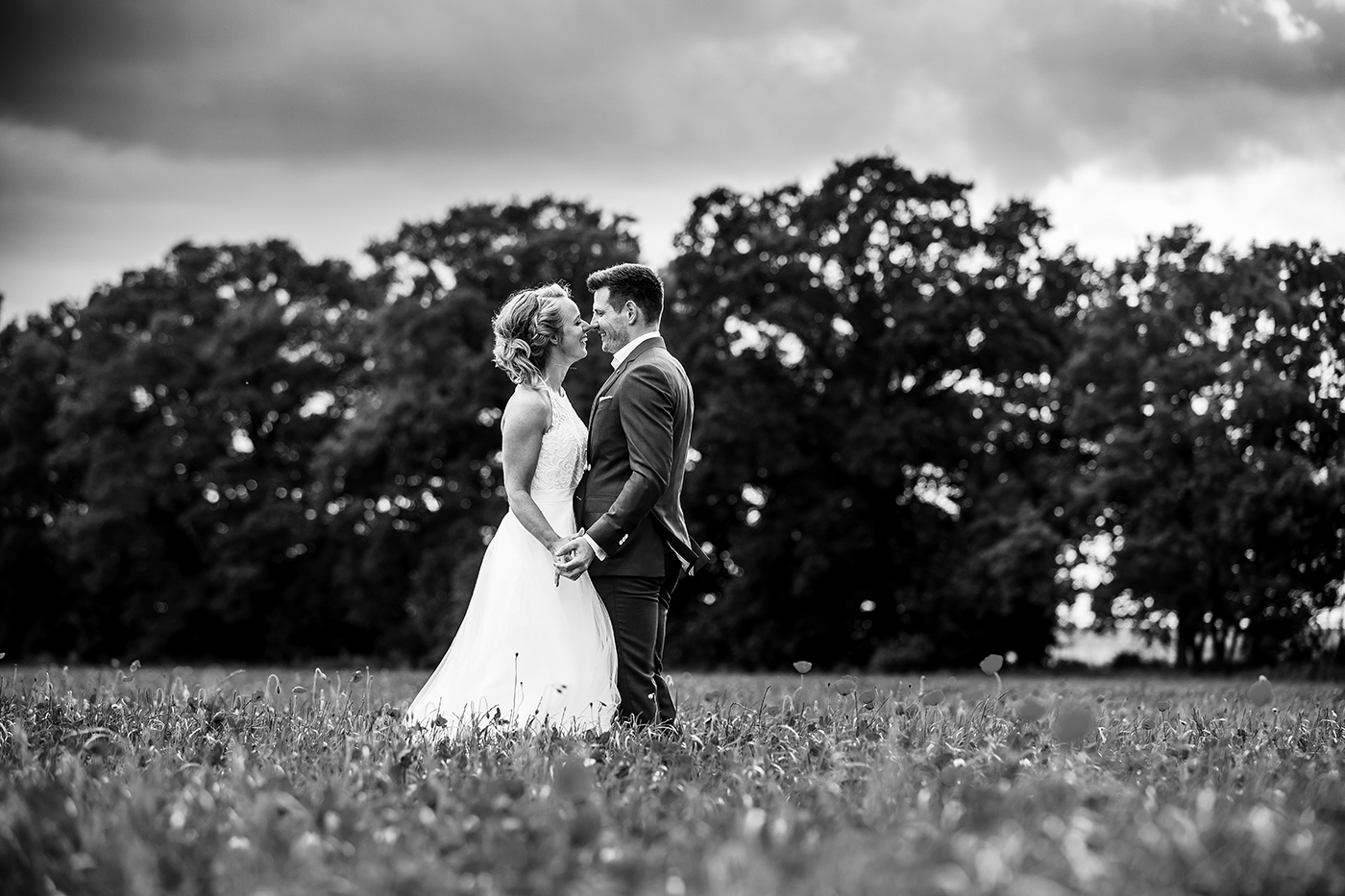 Zondag-fotografie-bruidsfotografie-trouwfotograaf-trouwen-beesd-notenboom-marienweardt-fotograaf-bruiloft-bruid-bruidegom-geldermalsen-middennederland