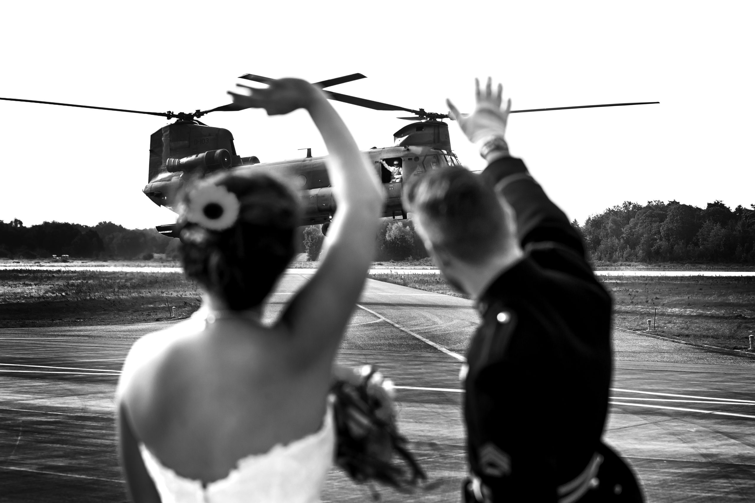 Bruidsfotografie-Trouwfotograaf-Vuren-Chinook-Vliegbasis-Gilze-Rijen-Koeienshoot-Koeien-fotograaf-gelderland-utrecht-brabant