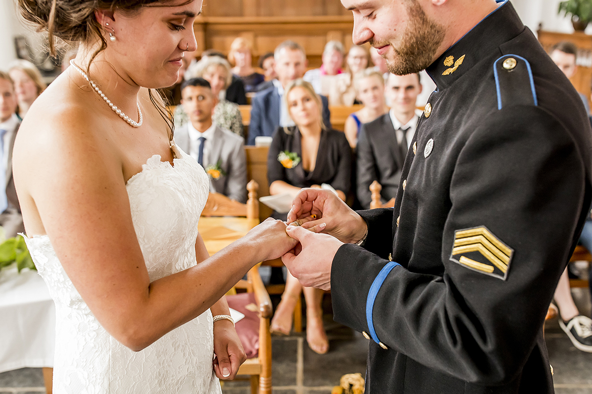 Bruidsfotografie-Trouwfotograaf-Vuren-Chinook-Vliegbasis-Gilze-Rijen-Koeienshoot-Koeien-fotograaf-gelderland-utrecht-brabant