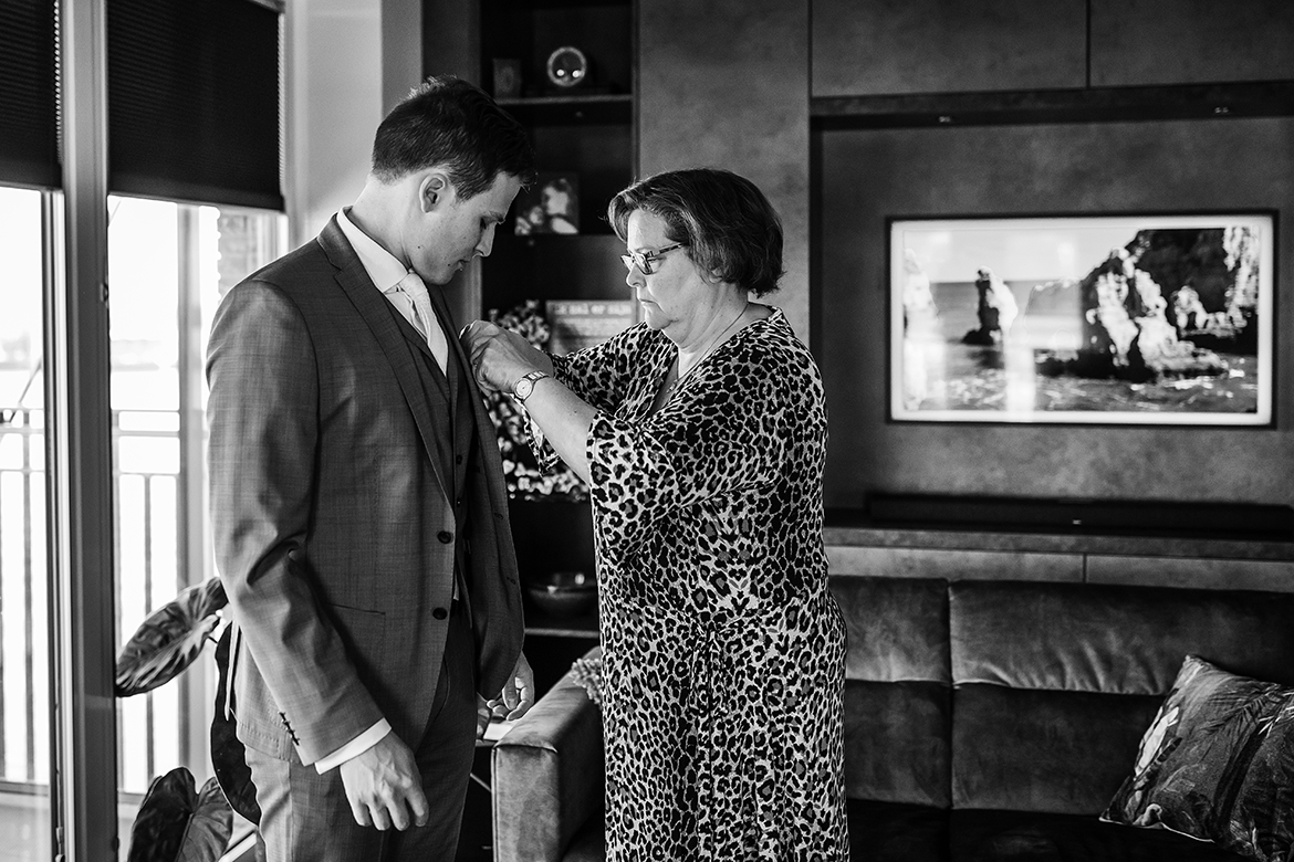 Bruidsfotografie-bruidsfotograaf-SleeuwijksKerkje-dordrecht-kinderdijk-bruidsreportage-trouwfotografie-bruid-bruidegom-coronabruiloft-corona-fotografie-trouwfotograaf