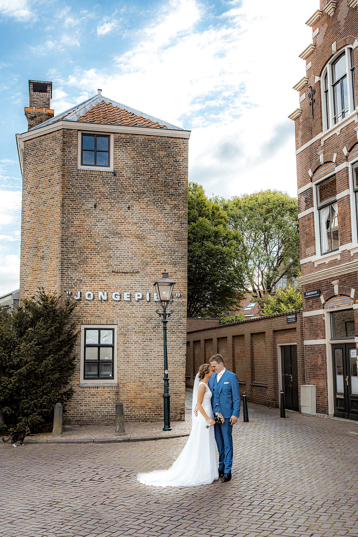 Bruidsfotografie-bruidsfotograaf-SleeuwijksKerkje-dordrecht-kinderdijk-bruidsreportage-trouwfotografie-bruid-bruidegom-coronabruiloft-corona-fotografie-trouwfotograaf