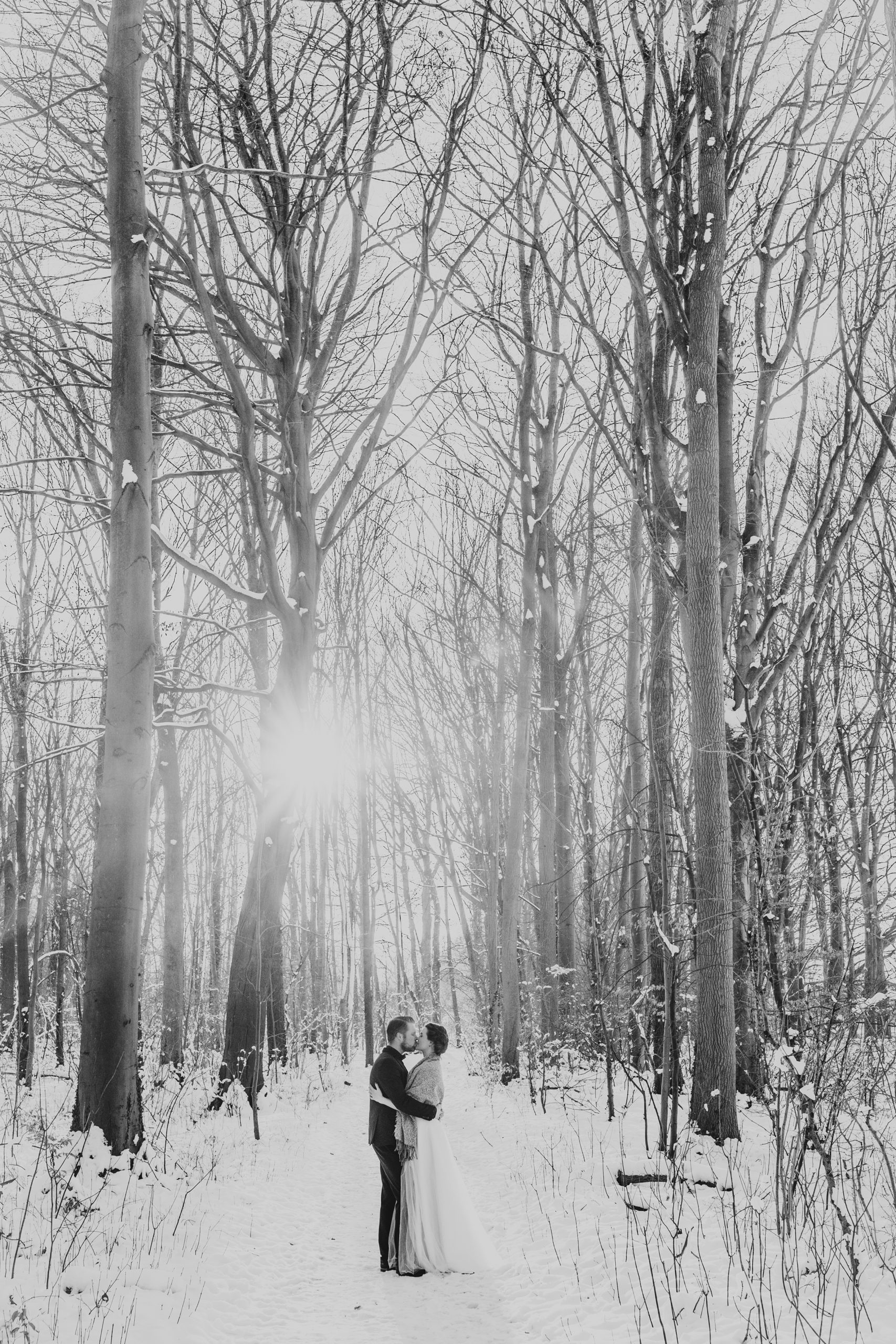 Bruidsfotografie-bruidsfotograaf-werkendam-fortaltena-fort-altena-bruidsreportage-trouwfotografie-bruid-bruidegom-coronabruiloft-corona-fotografie-trouwfotograaf-trouwenindesneeuw-winterwedding-sneeuwshoot-sneeuwfotoshoot-